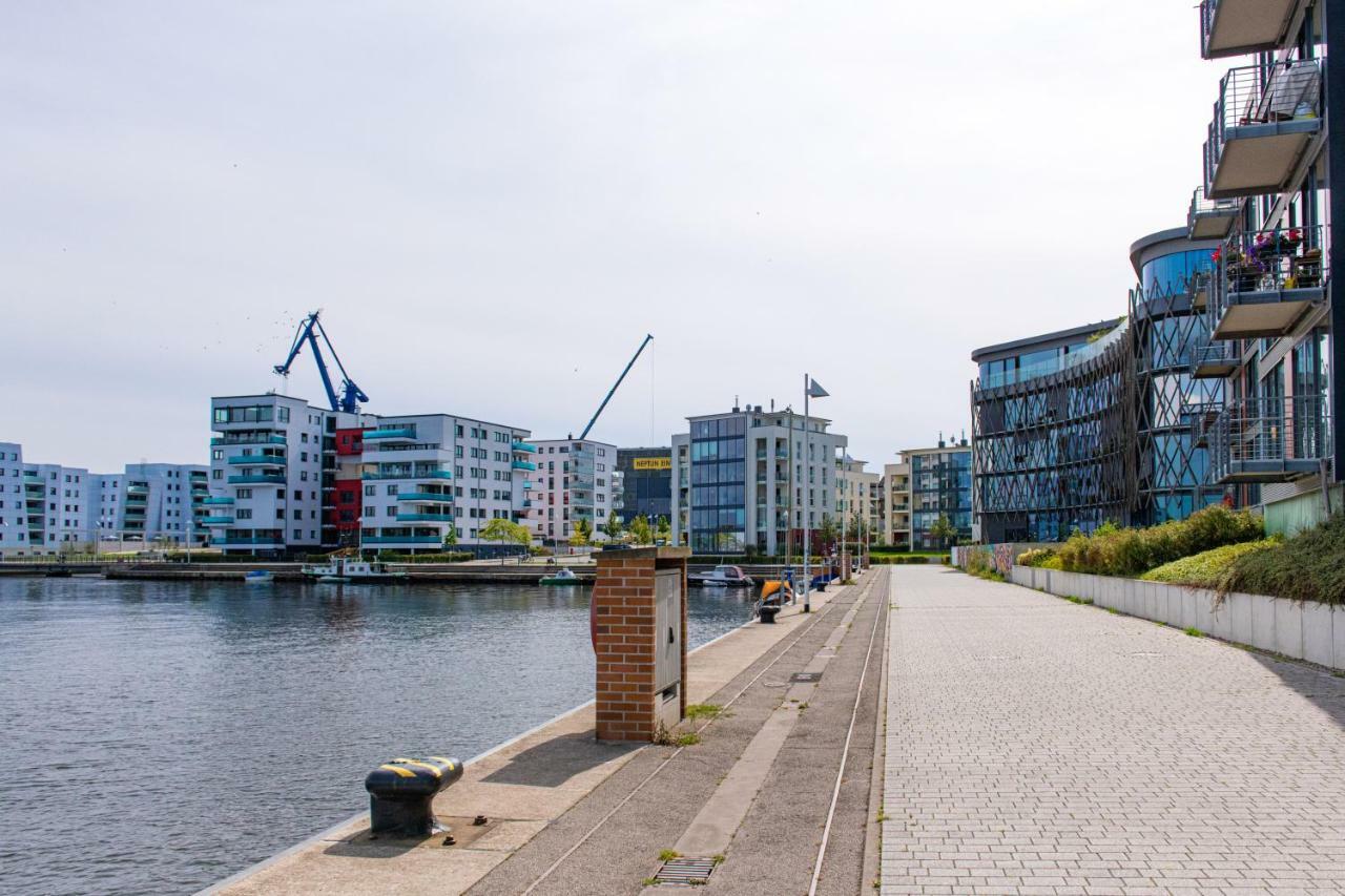 "Myharbourfront", Luxurioeses Wohnen An Der Hafenmole Apartment รอสต็อค ภายนอก รูปภาพ